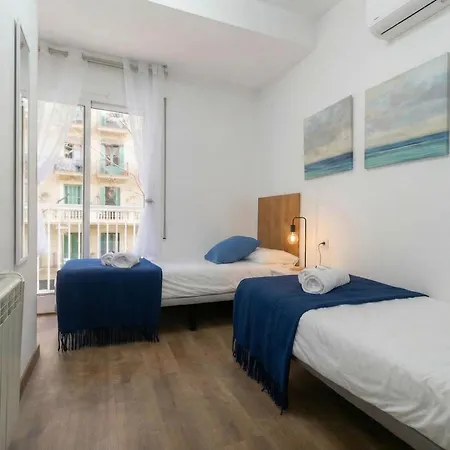 Family With 3 Bedrooms For 4 In Eixample Barcelona