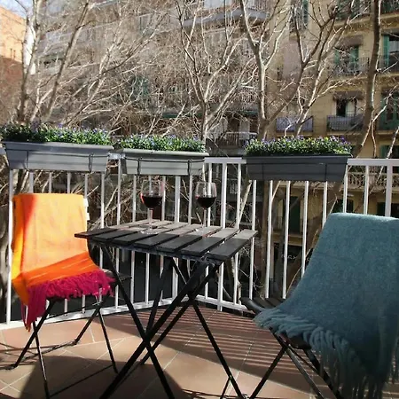 Family With 3 Bedrooms For 4 In Eixample Apartamento *