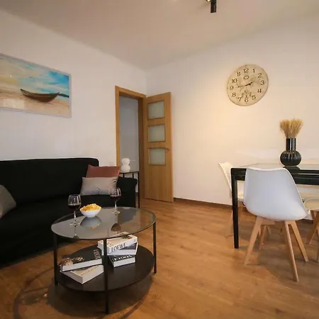 Family With 3 Bedrooms For 4 In Eixample Apartamento *