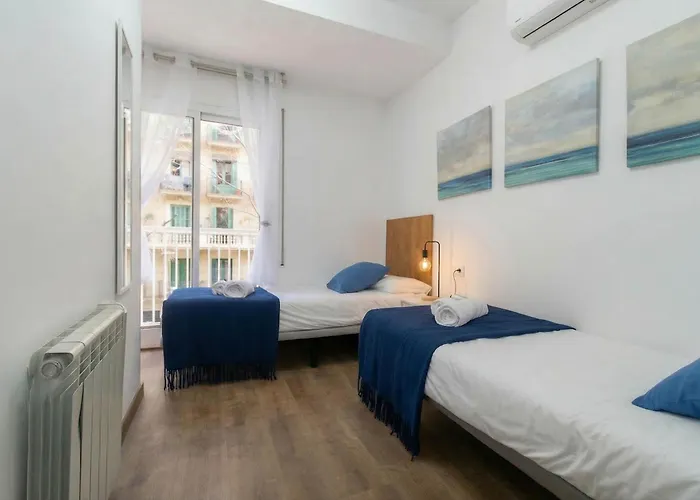 Family With 3 Bedrooms For 4 In Eixample Barcelona