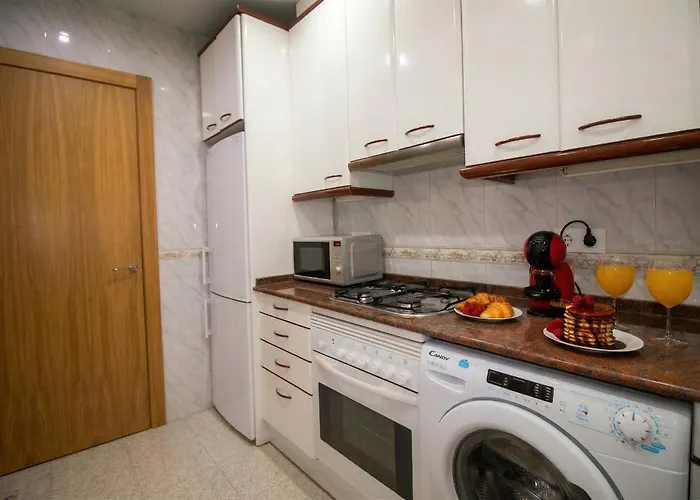 Family With 3 Bedrooms For 4 In Eixample *