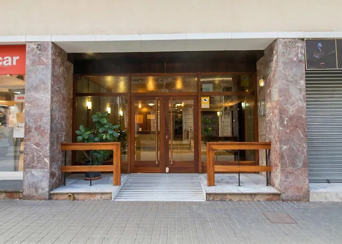 Family With 3 Bedrooms For 4 In Eixample * Barcelona